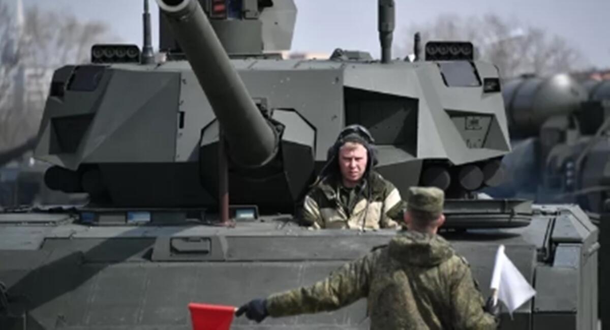 Стало відомо, яку причину відсутності танків «Армата» на фронті вигадали росіяни  