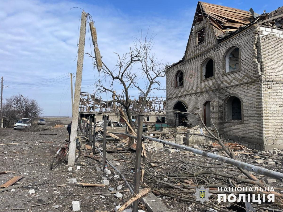 Російськими обстрілами на Донеччині пошкоджено 28 цивільних об’єктів і поранено двох людей
