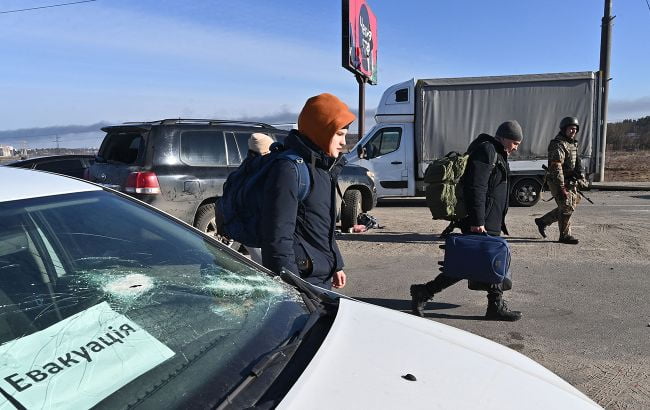 З крайніх вулиць Красногорівки правоохоронці евакуювали трьох людей