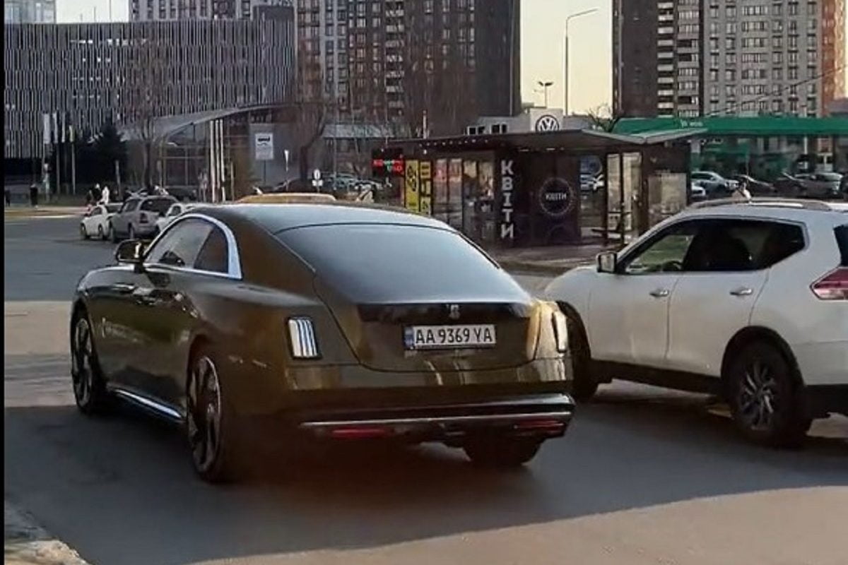 В Європі першим власником Rolls-Royce Spectre став український парламентар Геннадій Вацак