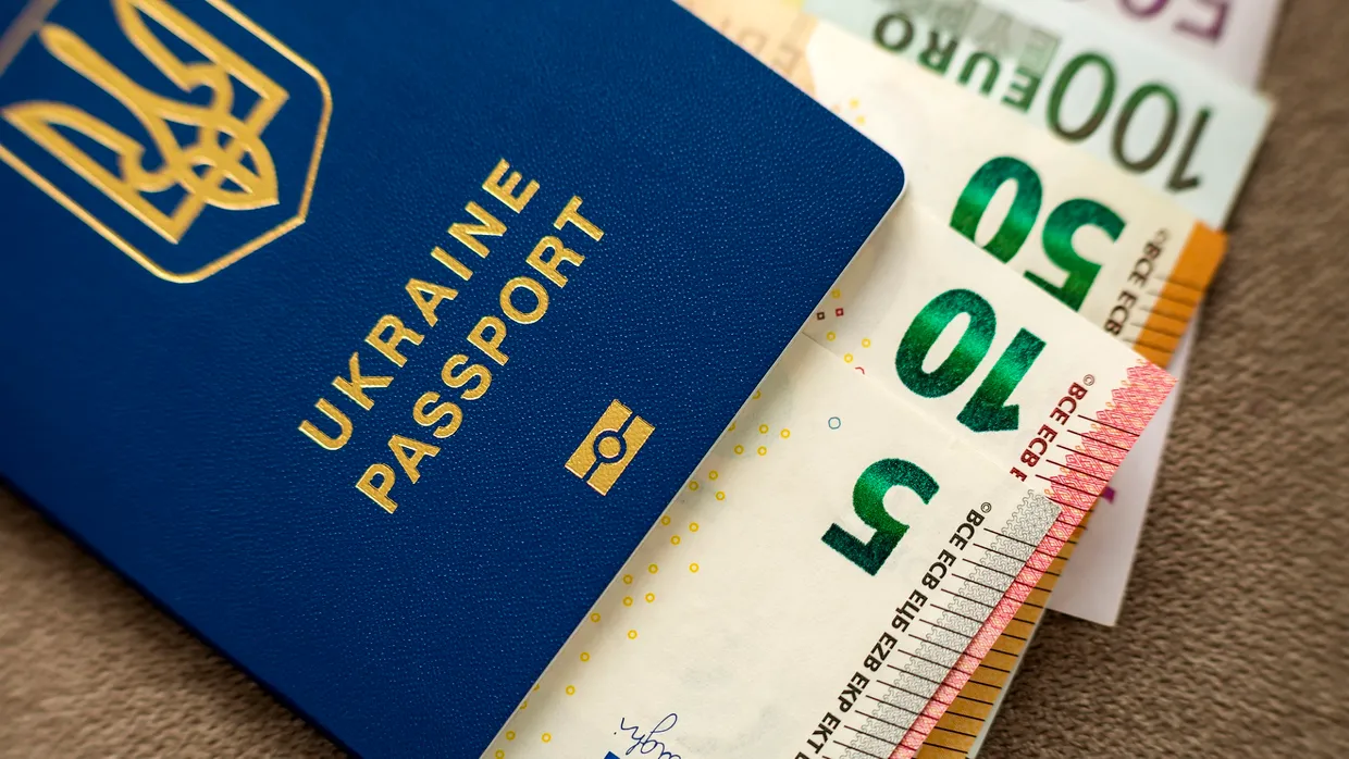 Понад 60% українців за кордоном заробляє більше, ніж до великої війни – дослідження