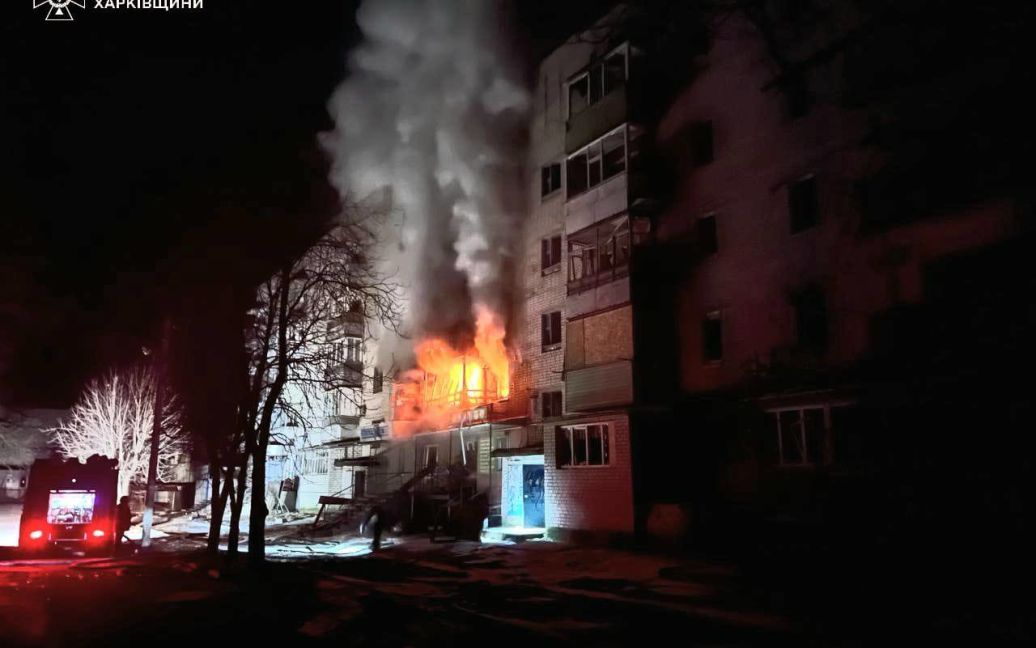 У Купʼянську російські війська скинули авіабомбу на житлову багатоповерхівку