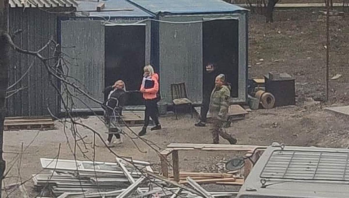 Як відбувається шоу «вибори Путіна» на окупованих територіях (фото)
