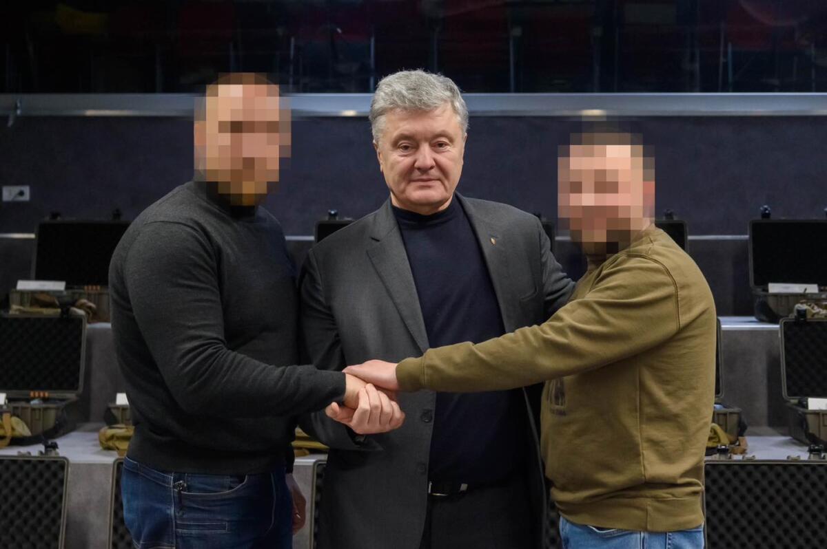 Партію тепловізійних прицілів для снайперів передав пʼятий президент України Петро Порошенко