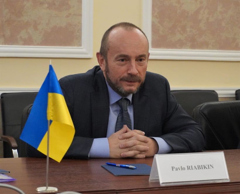 Стали відомі деталі декларації посла України в Китаї Павла Рябікіна