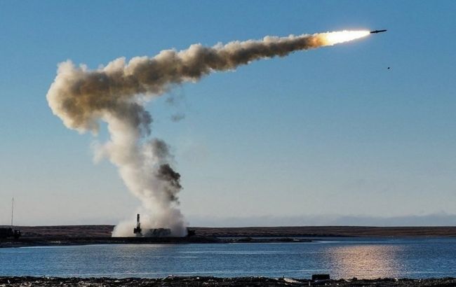 Вранці ворог вдарив ракетами по Одесі: спалахнула пожежа, є постраждалі (оновлено)