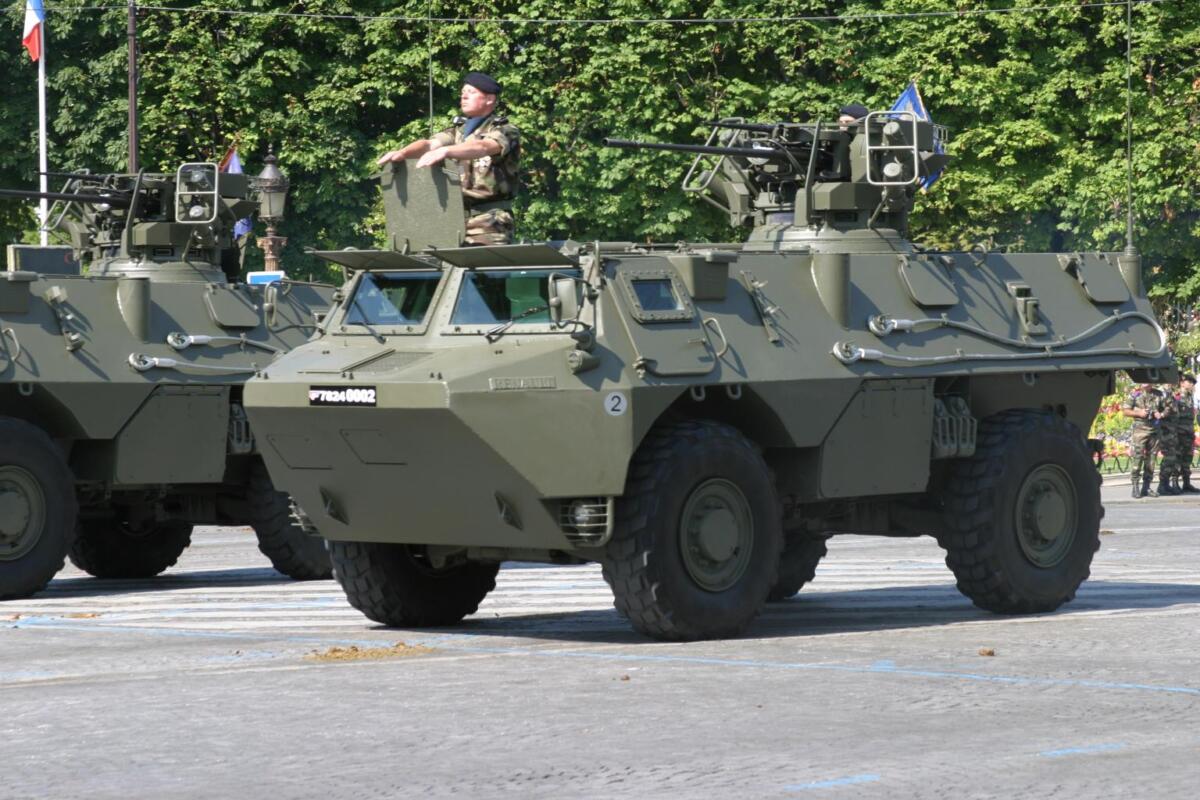 Франція надасть Україні сотні одиниць бронетехніки та зенітні ракети Aster
