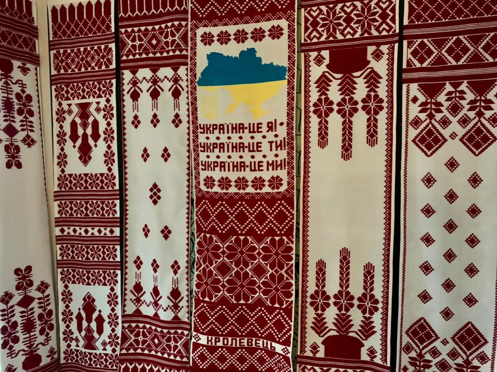 У Києві відбулася презентація, присвячена Кролевецькому переборному ткацтву