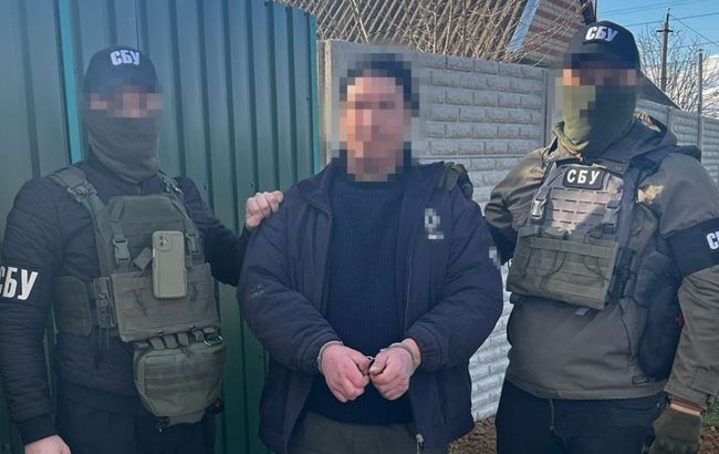 Наводили російські ракети на Херсон: затримано колишнього депутата та його спільницю