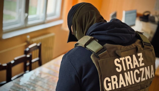 За підроблення документів на мільйони доларів у Польщі затримали українку