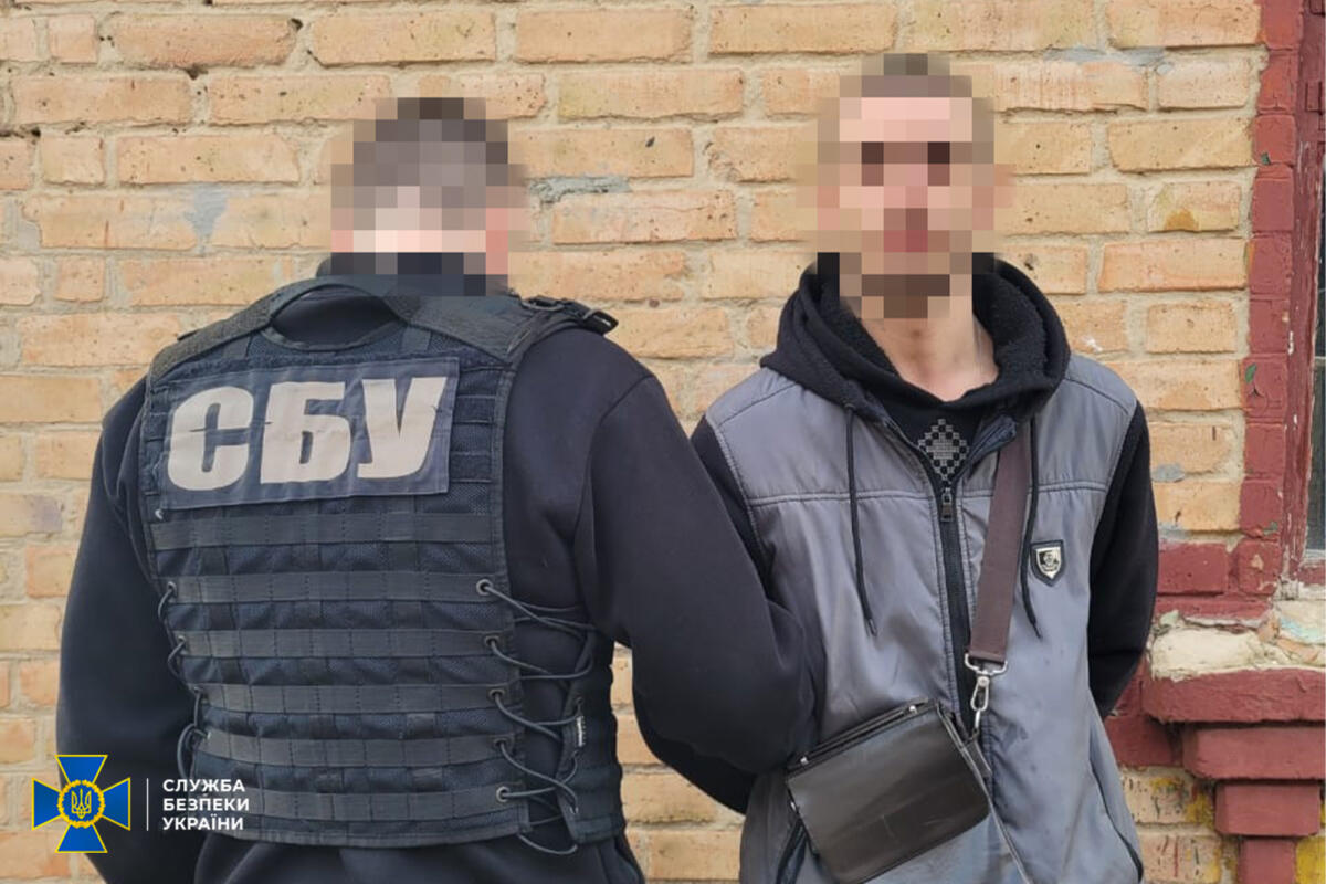 СБУ затримала ділків, які хотіли вивезти з України прицільні комплекси до бойових літаків