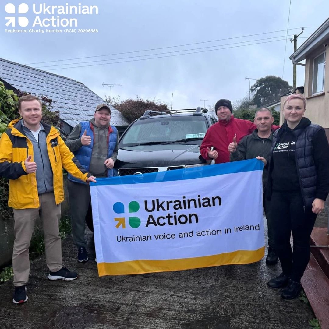 Активісти в Ірландії передали українцям авто для медичної евакуації з прифронтових зон