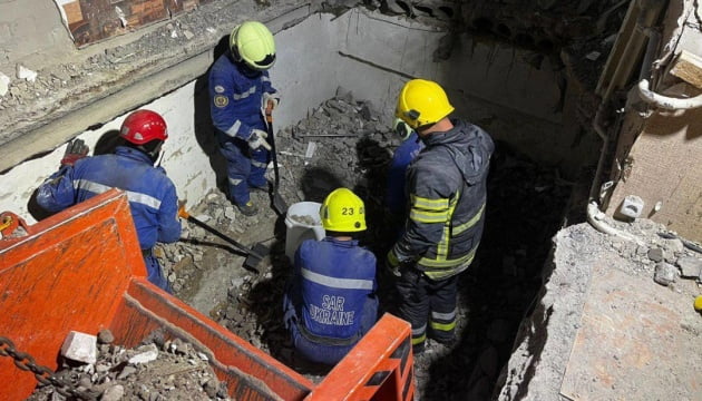 У Чернігові зросла кількість загиблих внаслідок російського ракетного удару