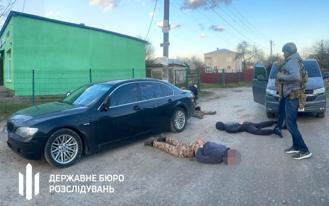 На Львівщині викрили шахраїв, які виманювали гроші в ухилянтів під виглядом ТЦК