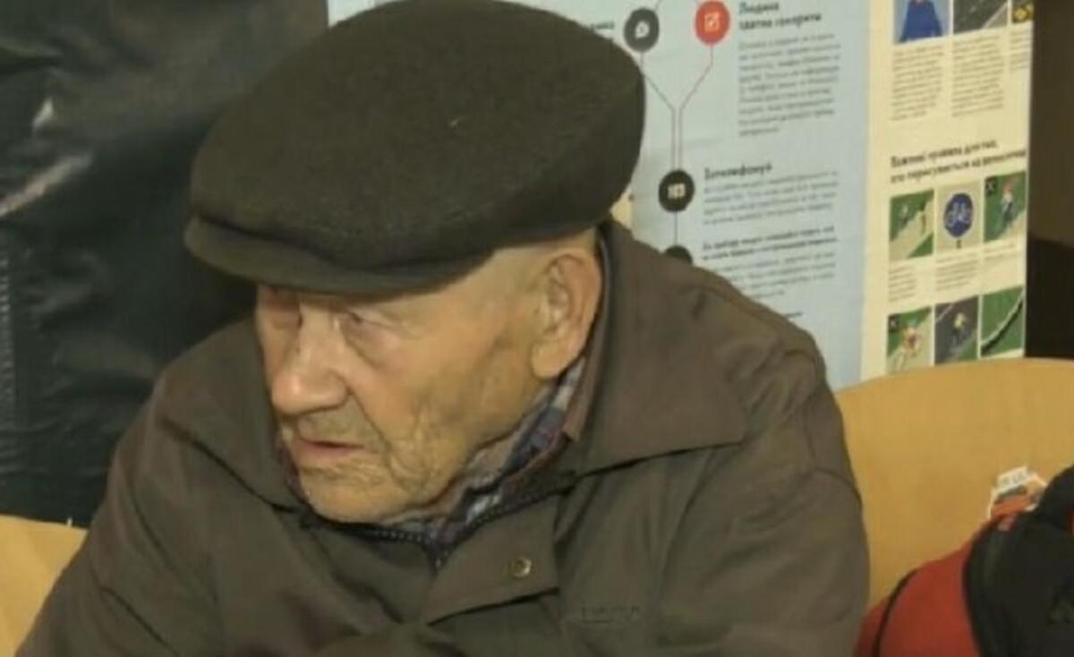 88-річний дідусь з окупованої Донеччини дістався Дніпра