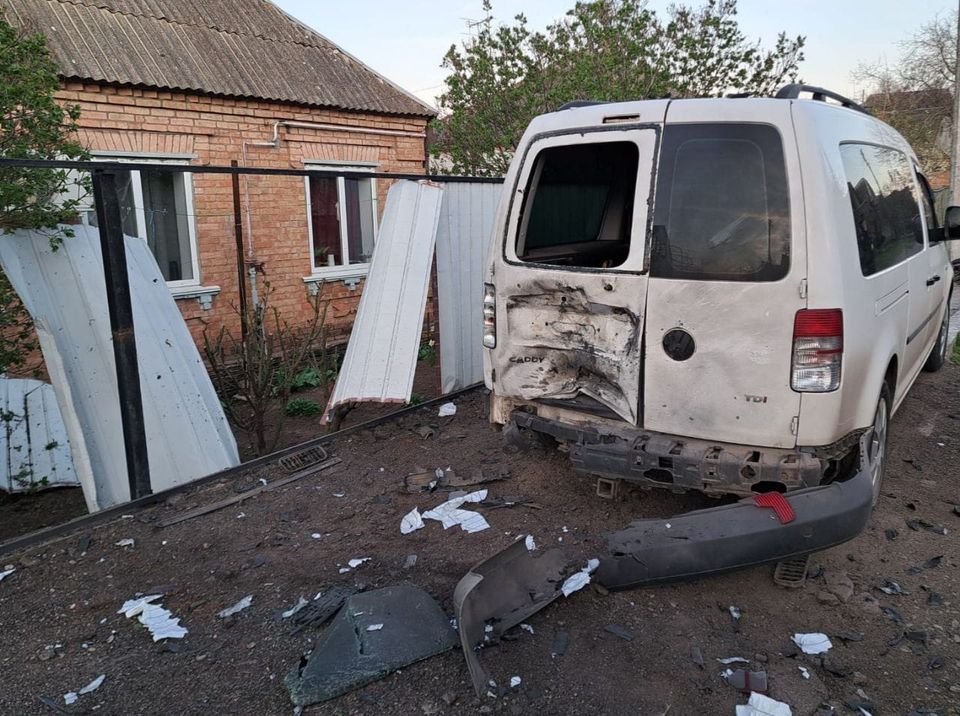 Ворог вісім разів за ніч дронами та артилерією атакував Нікопольщину