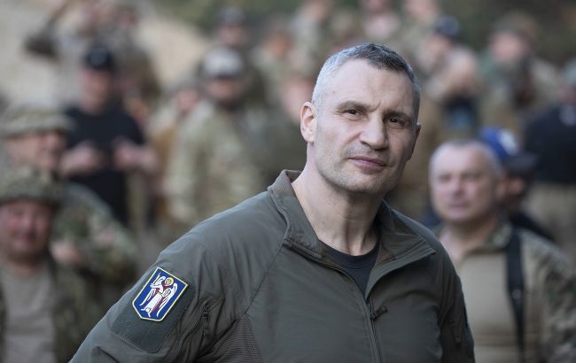 Кличко передав бійцям Національної гвардії 500 дронів від громади Києва