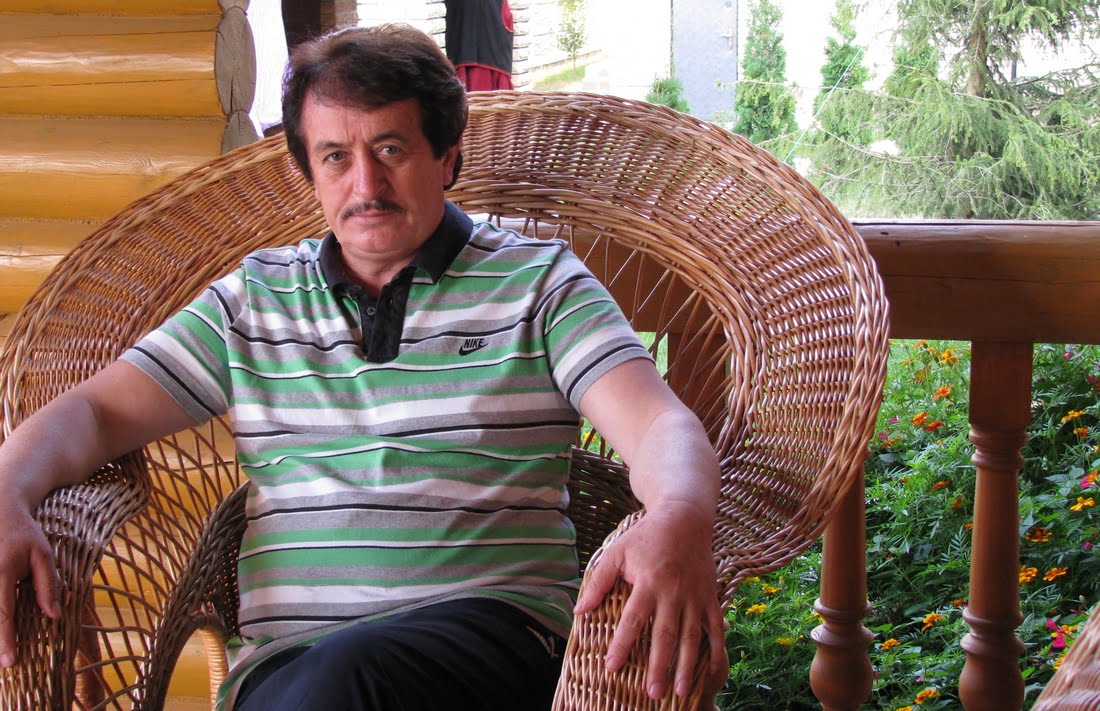 Народний артист України Іван Попович розповів, як на початку війни російські окупанти розтрощили його житло