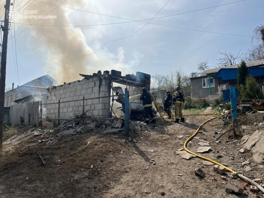 На Харківщині російські війська вдарили артилерією по цивільних обʼєктах