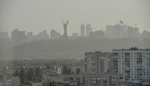 В Укргідрометцентрі розповіли про очікування пилу із Сахари