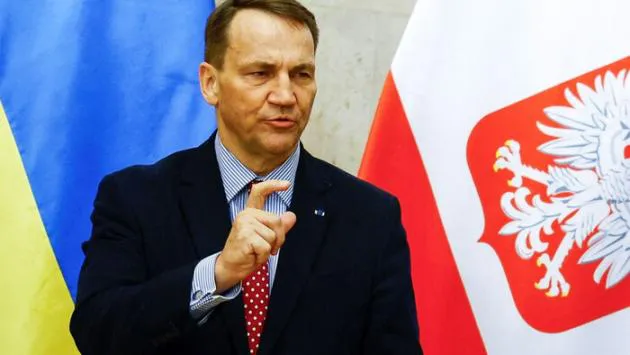 Очільник МЗС Польщі Сікорський розповів, як Путін може закінчити війну за 5 хвилин