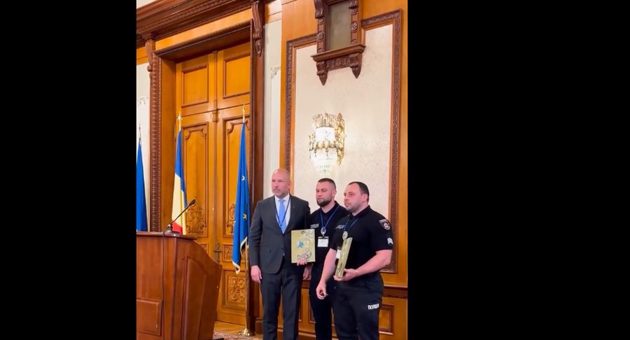 СКУ відзначив почесними нагородами парамедиків поліції Донеччини