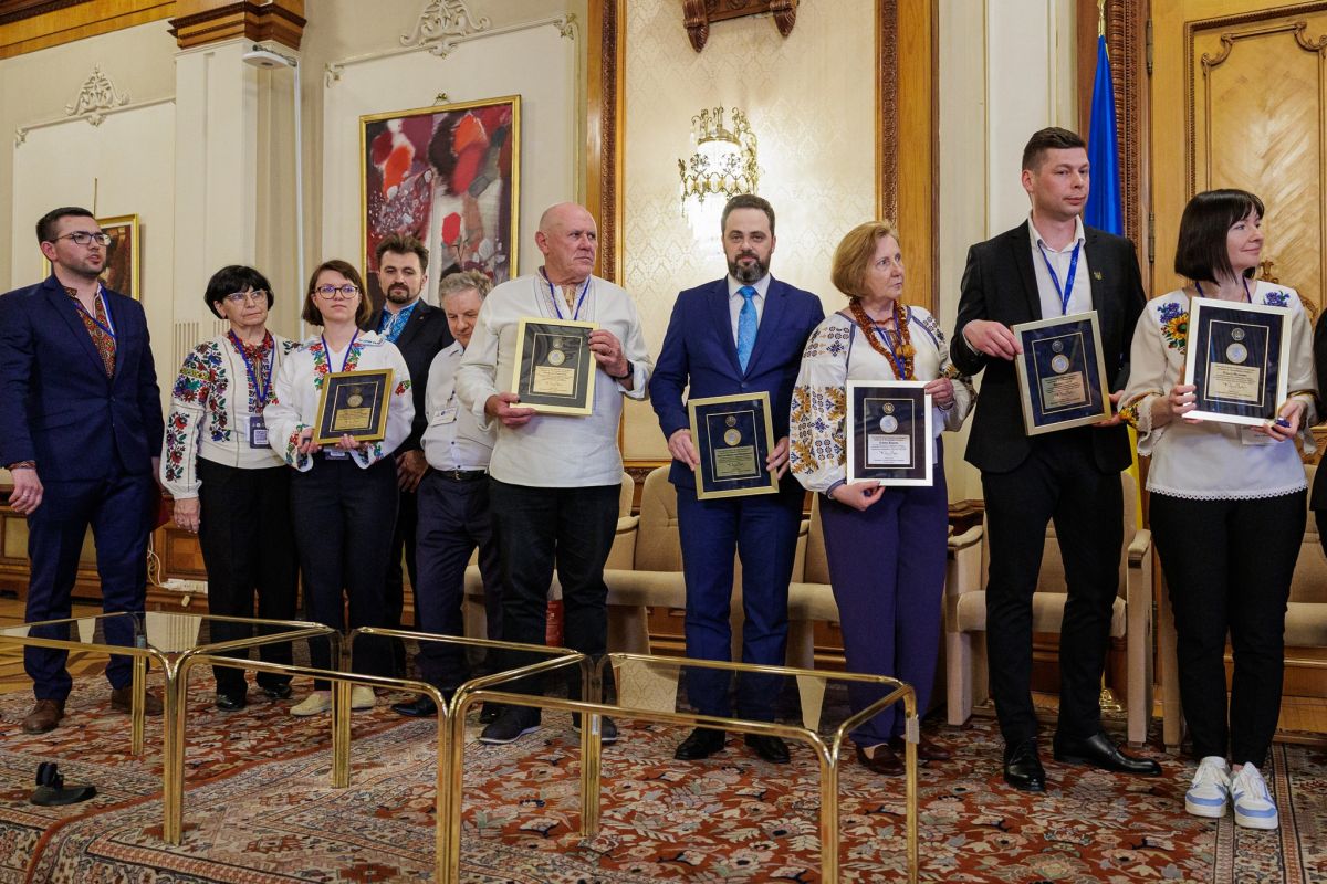 Понад 40 лідерів українських організацій та громад відзначили найвищою нагородою СКУ