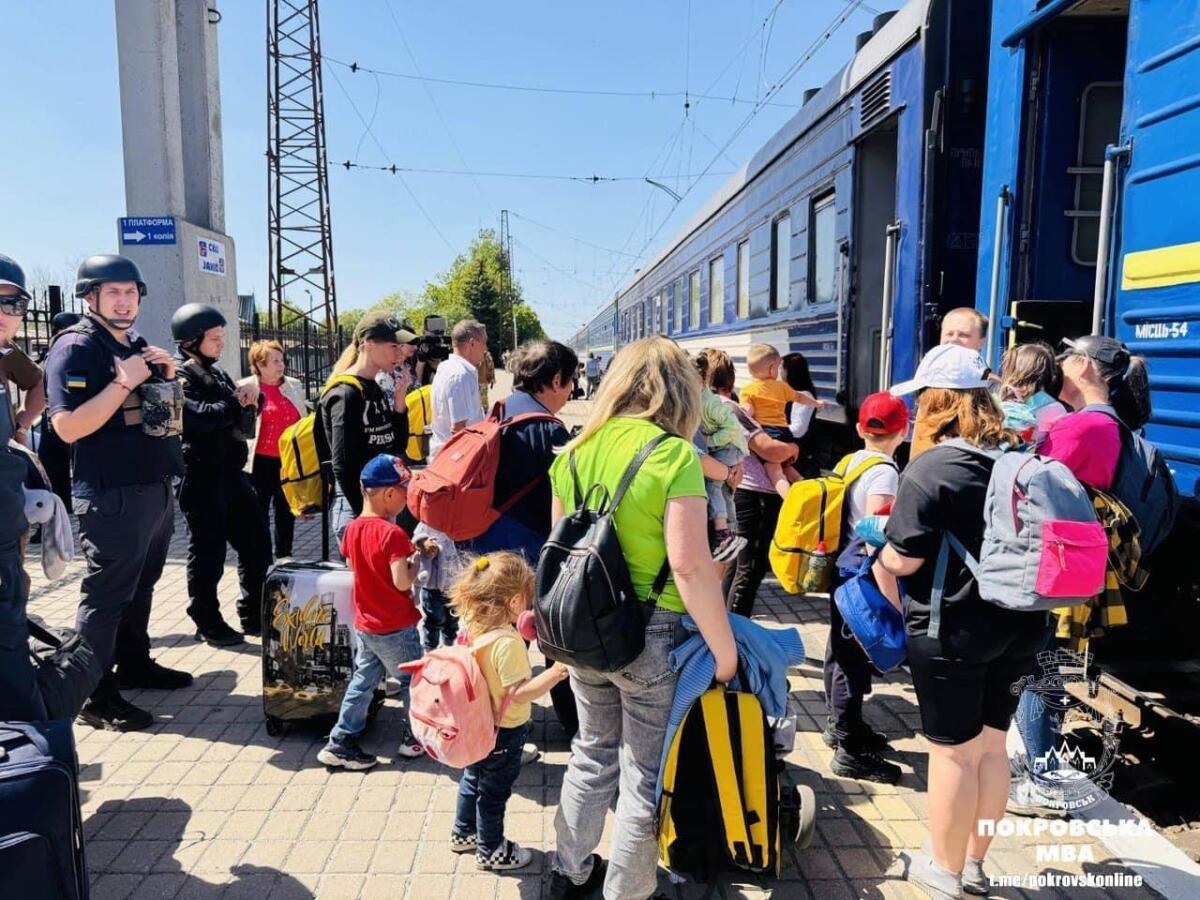 Стало відомо, скільки дітей досі залишаються у Дружківці Донецької області