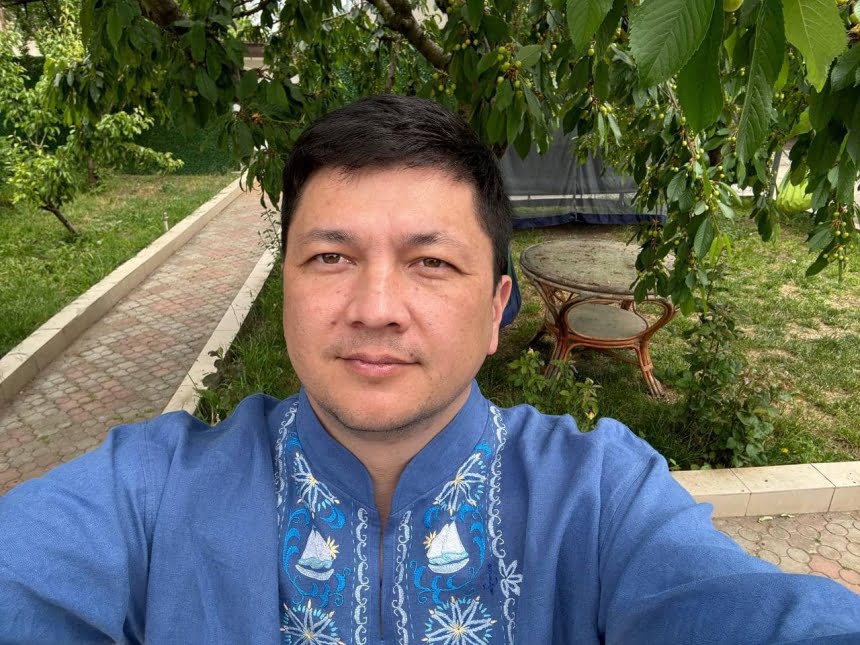 Очільник Миколаївської ОВА Віталій Кім показав унікальний подарунок від дружини