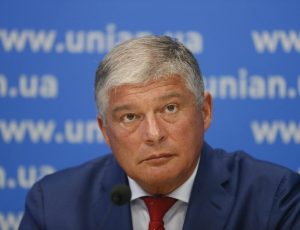Колишнього урядовця Євгена Червоненка помітили зі зброєю у громадському місці