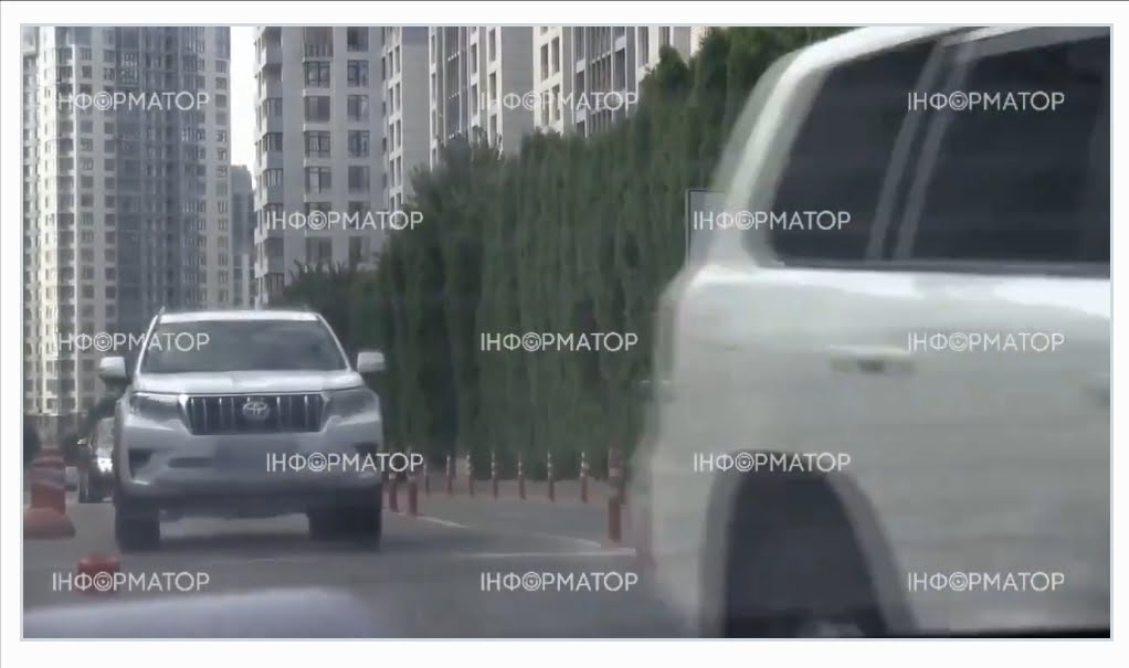 Українцям показали автомобілі, які для пересування використовує головний дипломат країни Дмитро Кулеба