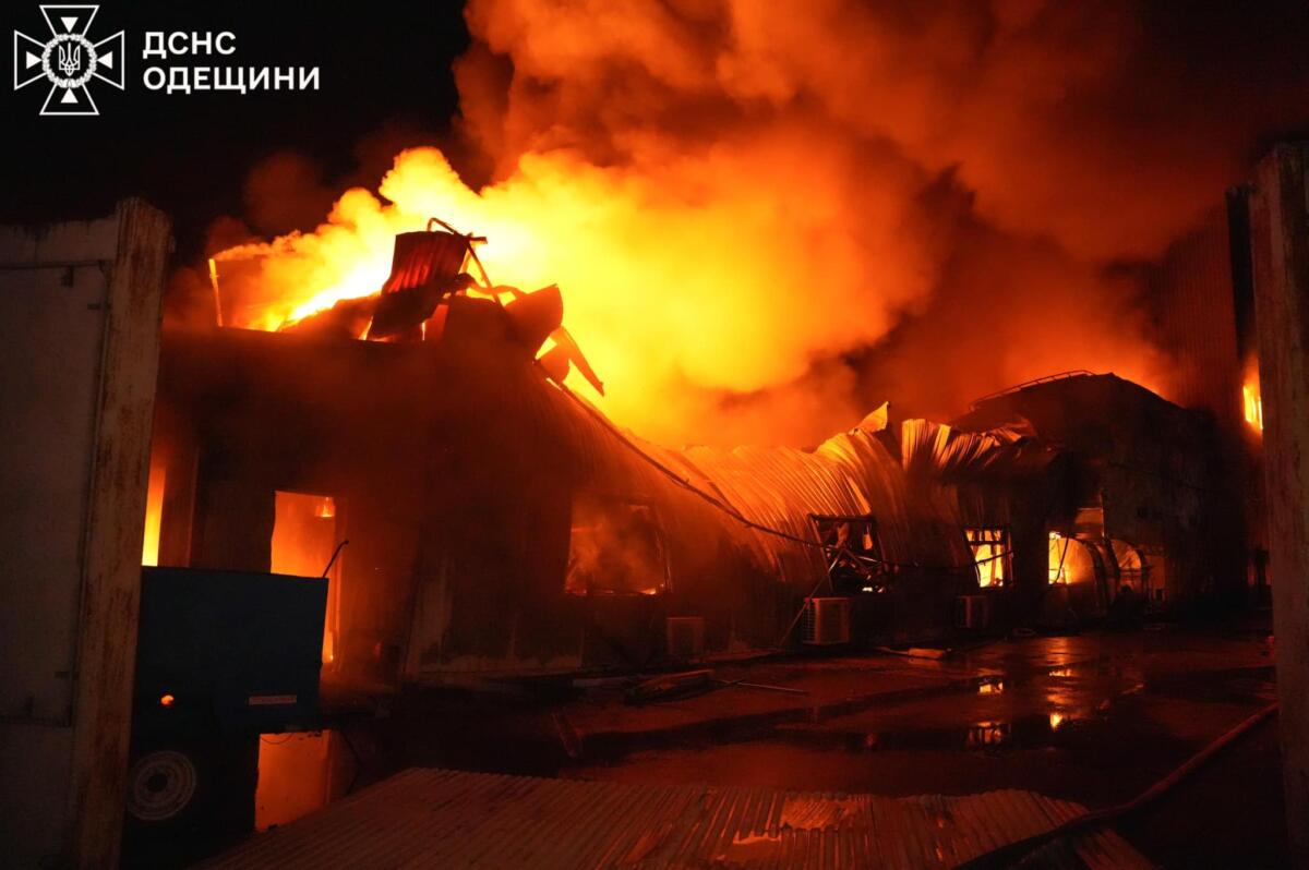 Внаслідок ракетної атаки по Одесі постраждало 14 людей, пошкоджена цивільна інфраструктура