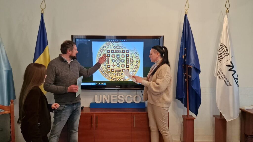 Перелік нематеріальної культурної спадщини поповнився практикою охорони гуцульського орнаменту