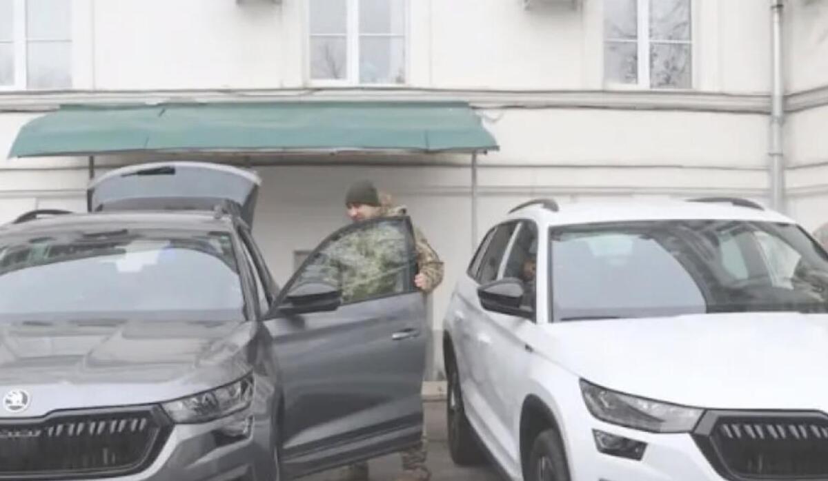 На кросоверах для української армії роз’їжджала дружина колишнього комбрига ТРО