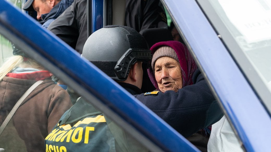 Названо причину, через яку тимчасово призупинили евакуацію з Вовчанська