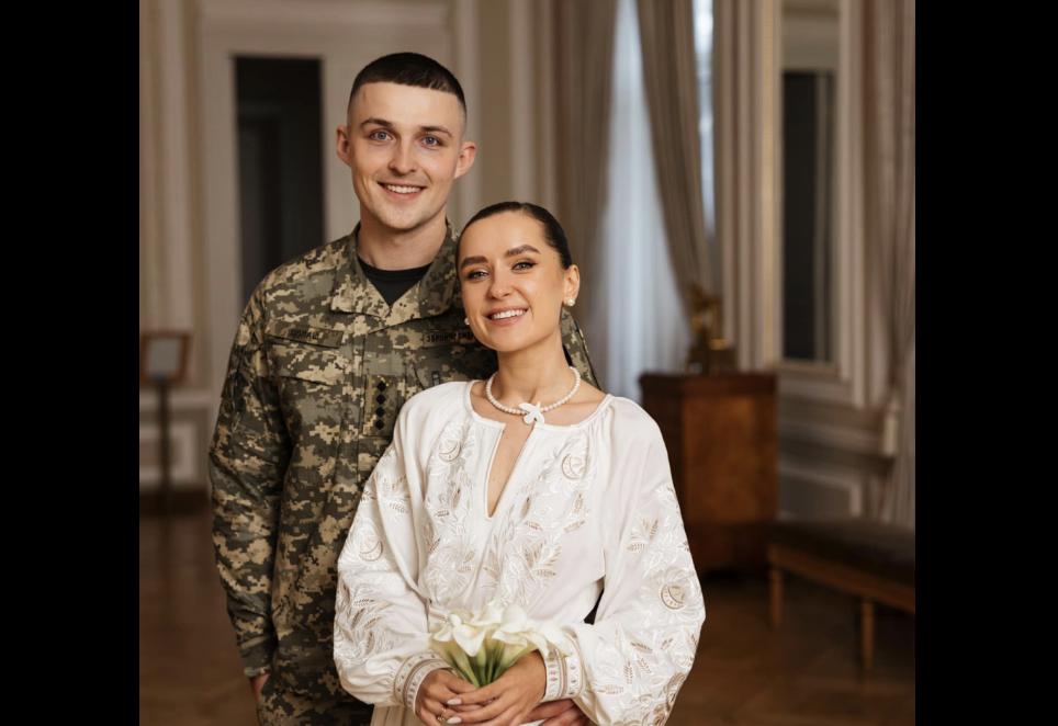 Суспільству стави відомі подробиці стосунків речника Повітряних сил ЗСУ Іллі Євлаша з дружиною