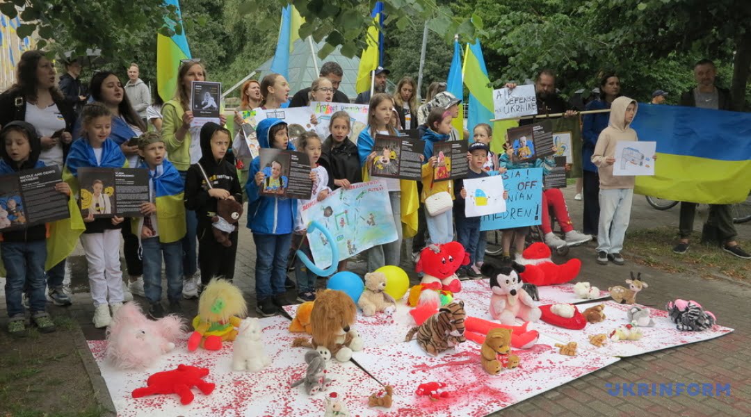 Акція «Закрийте українське небо ‒ врятуйте українських дітей» відбулася у Ризі (ФОТО)