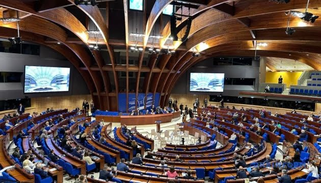 У Євросоюзі ухвалили резолюцію про довгострокову підтримку українських біженців: подробиці