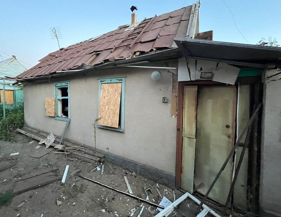 Ввечері та вранці росіяни атакували Нікопольський район Дніпропетровщини: виникла пожежа