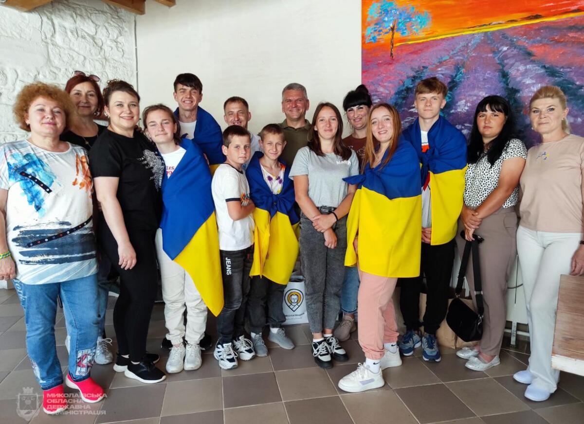 Дітей-сиріт, викрадених окупантами два роки тому, повернули в Україну