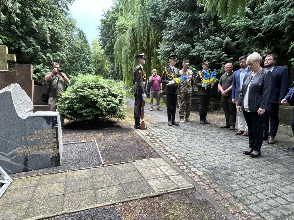 У Львові президентка Словенії вшанувала полеглих українських захисників