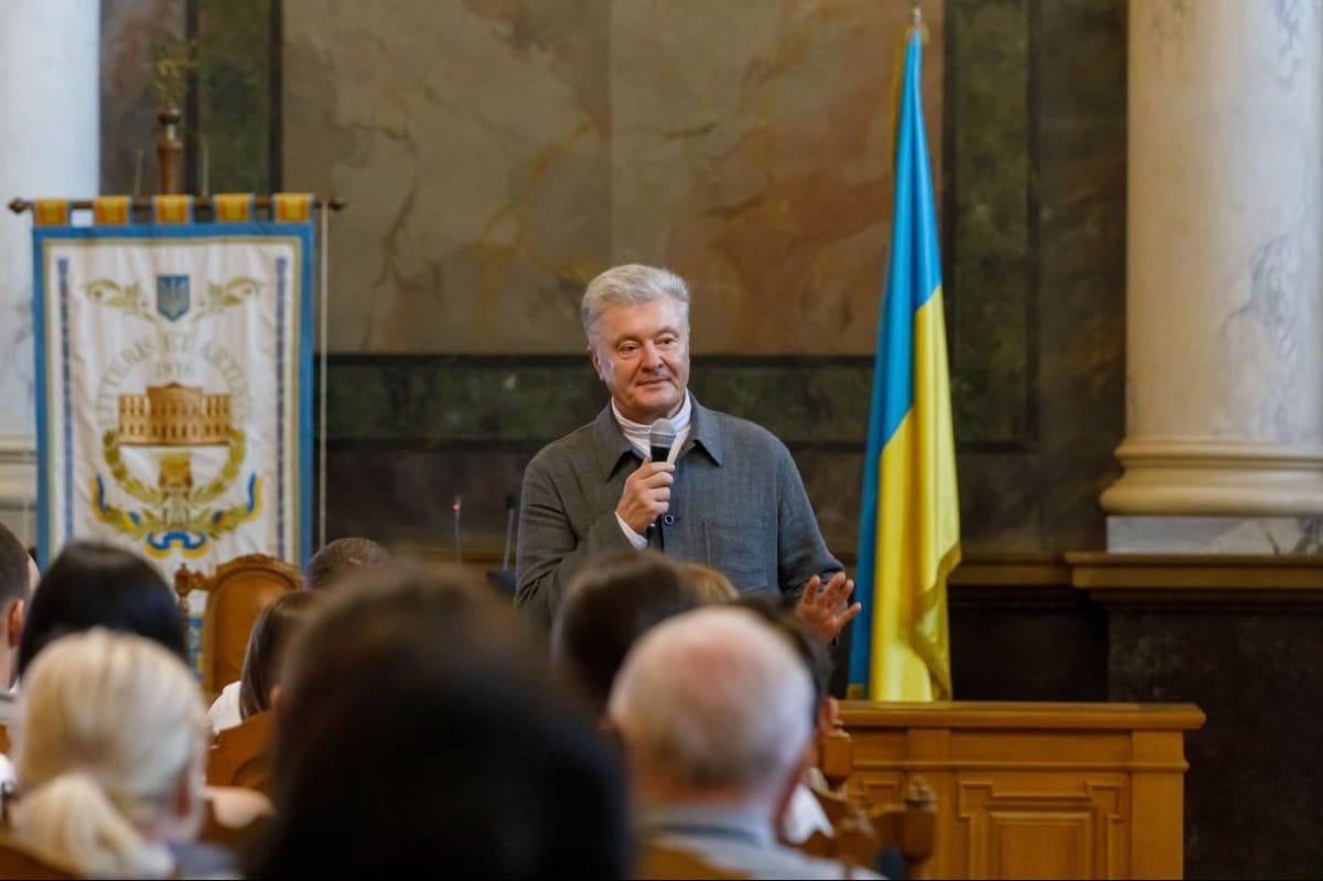 У Львові зі студентами місцевих університетів зустрівся Петро Порошенко