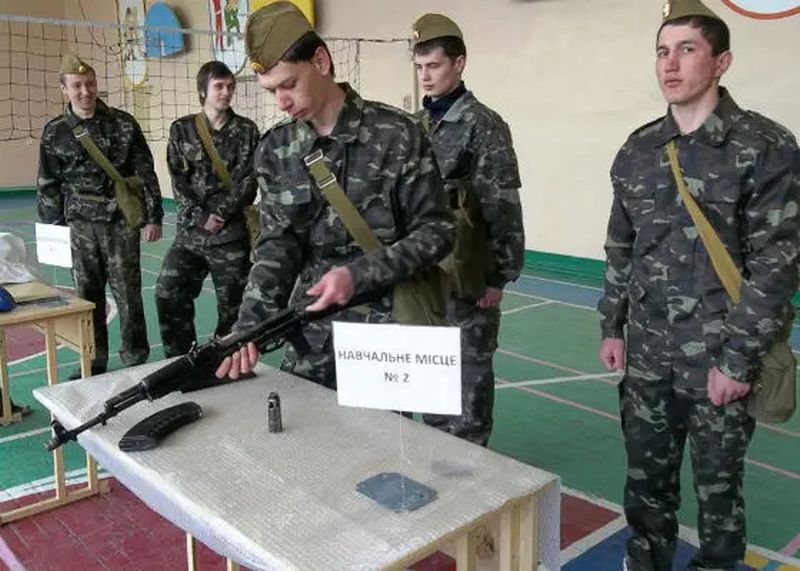 Коли в Україні запустити обов’язковий військовий вишкіл для студентів: відповідь МОН