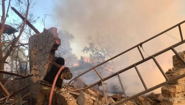 Окупанти випустили по Чорнобаївці понад 20 снарядів