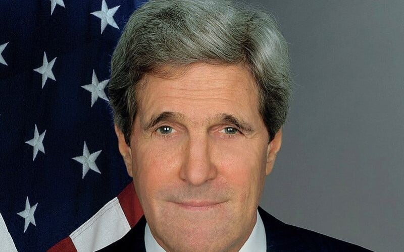 Шлях припинення війни запропонував колишній держсекретар США Джон Керрі