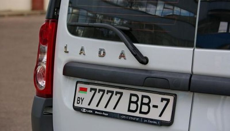 Від сьогодні до Литви не впускатимуть автівки на білоруських номерах
