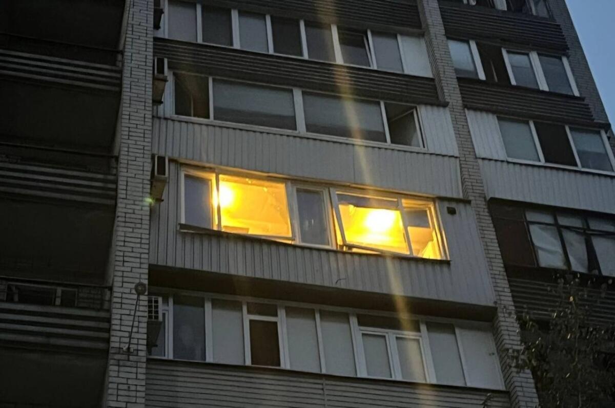 Вночі росіяни вдарили балістикою по Дніпру: постраждало семеро людей