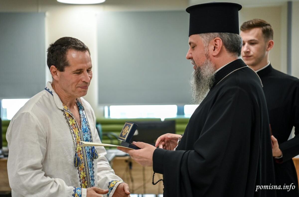 Предстоятель ПЦУ відзначив медиків «Охматдиту» церковними нагородами
