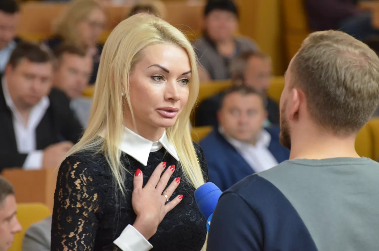 Коштовний годинник Hublot отримала у подарунок нардепка “Слуги народу” Ірина Кормишкіна
