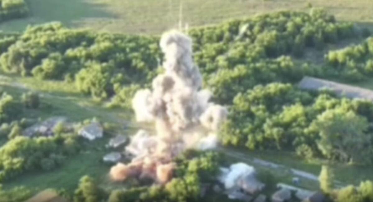 На Сумщині українські захисники вдарили високоточними бомбами по пункту тимчасової дислокації російської ДРГ